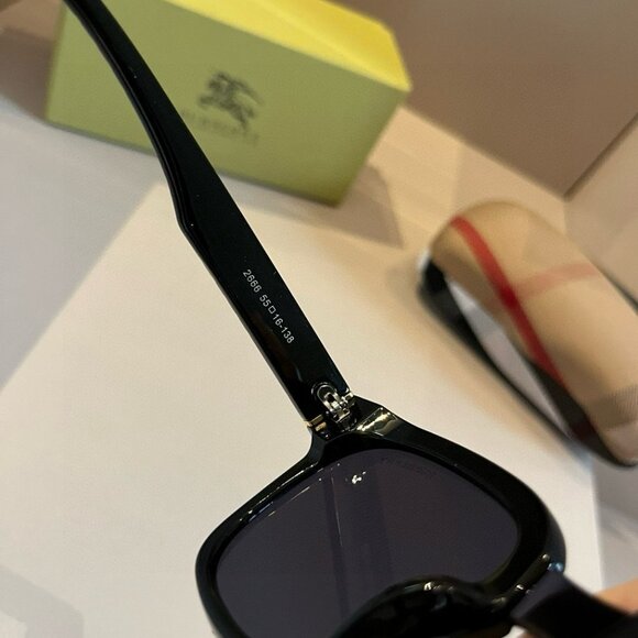 💎✨Burberry sunglasses - Picture 9 of 9